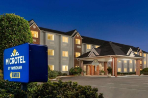  Microtel Inn & Suites by Wyndham  Тифтон